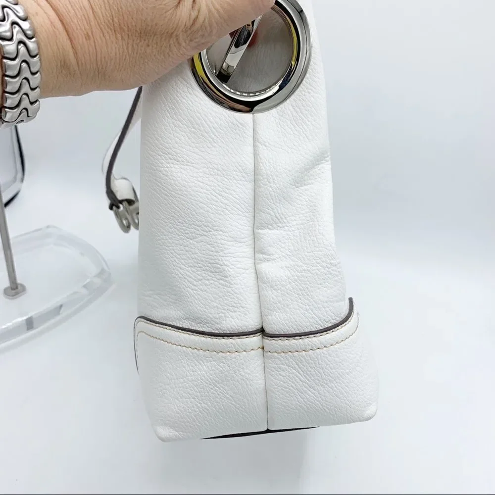 White Hobo Bag w/chunky Silver Rings‎